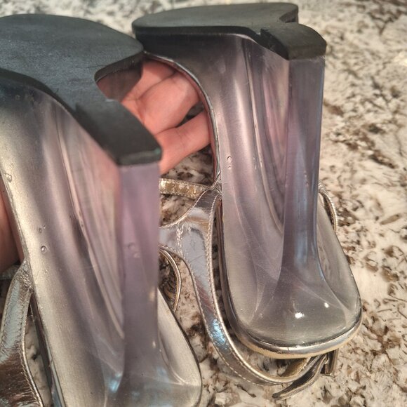 Gucci vintage silver wedge heel sandals size 7B - Picture 11 of 11